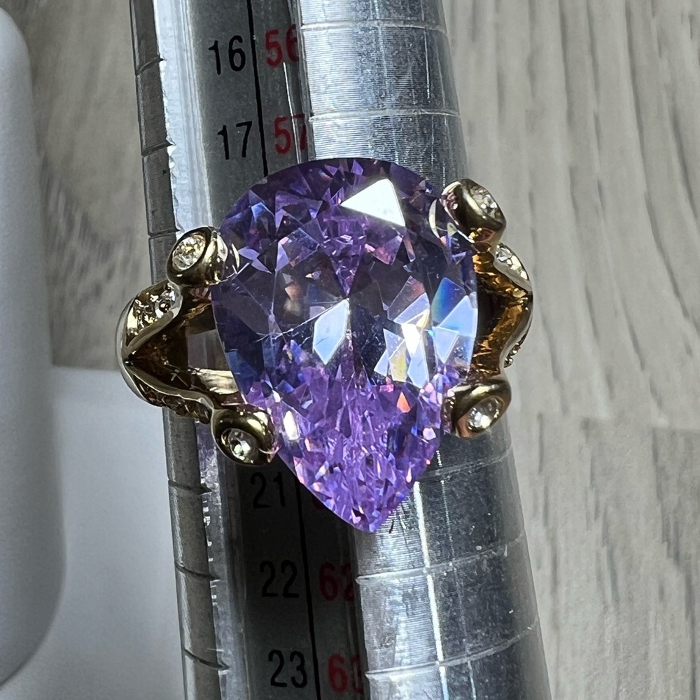 Nolan Miller Glamour Collection Purple Pear Cut Crystal Ring Size 9 - Picture 5 of 7